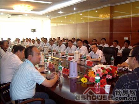 “老俞”作客人生就是博集团 兰州新东方选址人生就是博名苑