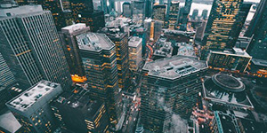 住宅、工业、商业地产开发，，，修建工程、工业制造、矿业开采、生物制药、能源开发、资源运营、金融效劳、经贸商贸、餐饮娱乐等为一体的多元化大型股份制企业...